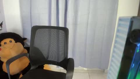 Snapshot of isaaclatino chatting on November 3, 2:35 am isaac online show from November 3, 2:35 am