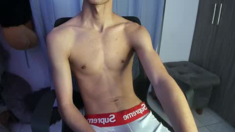 Snapshot of isaaclatino chatting on November 10, 7:29 am isaac online show from November 10, 7:29 am