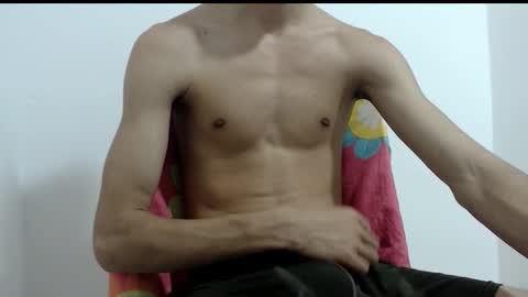 Snapshot of isaaclatino chatting on December 5, 2:31 am isaac online show from December 5, 2:31 am