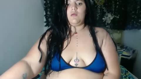 Snapshot of isaaval100 chatting on October 12, 4:33 am isaaval100 online show from October 12, 4:33 am