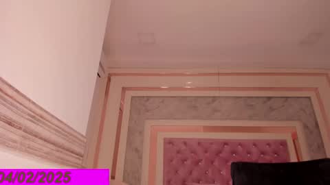 Snapshot of isabel_escorcia chatting on February 4, 9:07 am Isabel online show from February 4, 9:07 am