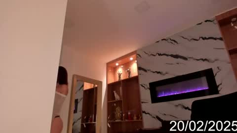 Snapshot of isabel_escorcia chatting on February 20, 5:12 am Isabel online show from February 20, 5:12 am