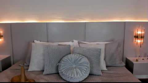 Snapshot of isabel_millher chatting on September 19, 3:19 am Isa online show from September 19, 3:19 am