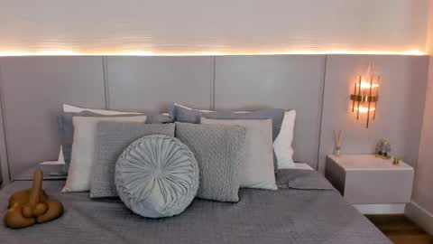 Snapshot of isabel_millher chatting on October 8, 1:25 am Isa online show from October 8, 1:25 am