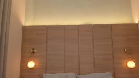 Snapshot of isabel_millher chatting on November 15, 3:37 am Isa online show from November 15, 3:37 am