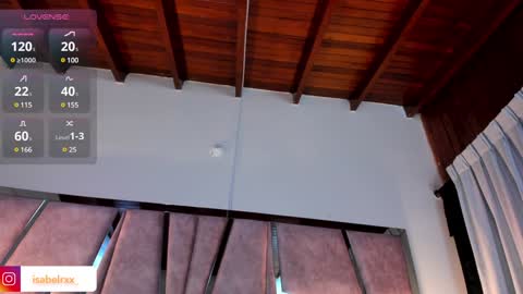 Snapshot of isabel_roux chatting on December 16, 2:57 am Isabel online show from December 16, 2:57 am