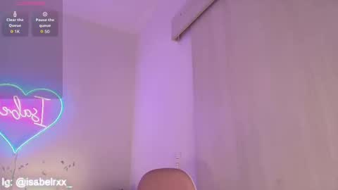 Snapshot of isabel_roux chatting on November 6, 2:45 am Isabel online show from November 6, 2:45 am