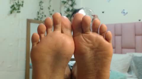 Snapshot of isabela_ferrer_ chatting on September 25, 1:26 pm I S A online show from September 25, 1:26 pm