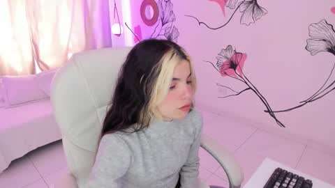 isabela_fiorelli online show from October 5, 1:20 pm