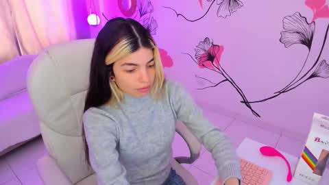 isabela_fiorelli online show from December 2, 1:05 pm