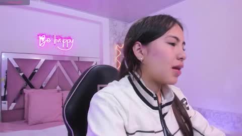 Snapshot of isabela_tay chatting on December 19, 11:39 am ISABELA online show from December 19, 11:39 am