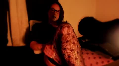 isabella online show from April 14, 2:28 am