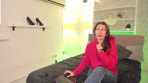 Snapshot of isabelkiss chatting on October 20, 6:25 am IsabelKiss online show from October 20, 6:25 am