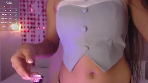 Snapshot of isabella__shine chatting on February 18, 3:32 pm Isa online show from February 18, 3:32 pm