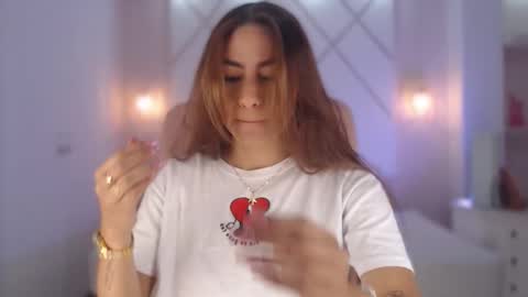 Snapshot of isabella__shine chatting on October 9, 2:59 pm Isa online show from October 9, 2:59 pm