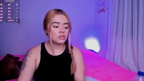 Isabella Arias online show from January 2, 11:38 pm