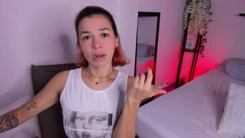 isabella online show from October 10, 3:55 pm