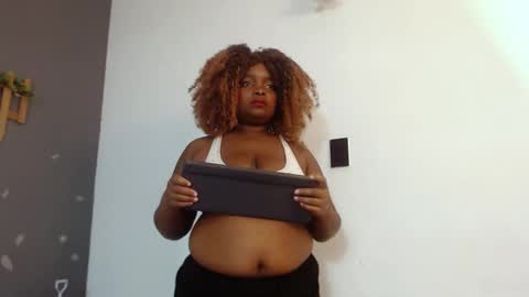 Snapshot of isabella_brown19 chatting on October 15, 10:37 am ISABELLA online show from October 15, 10:37 am