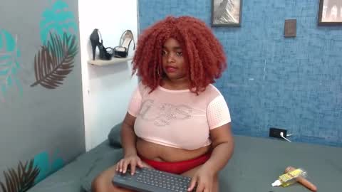 Snapshot of isabella_brown19 chatting on October 27, 10:19 am ISABELLA online show from October 27, 10:19 am