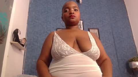 Snapshot of isabella_brown19 chatting on November 9, 11:41 am ISABELLA online show from November 9, 11:41 am