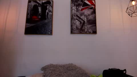 Snapshot of isabella_lopez_ chatting on March 7, 12:12 pm Isabel Lopez online show from March 7, 12:12 pm