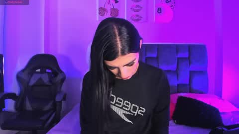 Snapshot of isabella_moon9 chatting on April 24, 11:56 am Isabella Moon9 online show from April 24, 11:56 am
