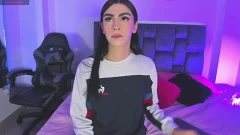 Snapshot of isabella_moon9 chatting on April 25, 12:19 pm Isabella Moon9 online show from April 25, 12:19 pm