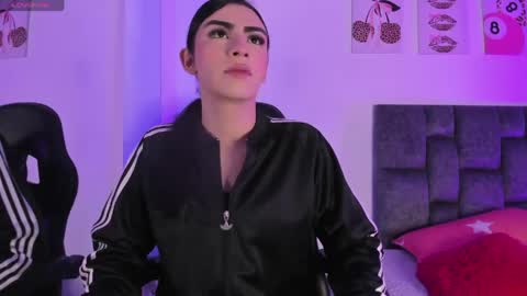 Snapshot of isabella_moon9 chatting on April 30, 12:00 pm Isabella Moon9 online show from April 30, 12:00 pm