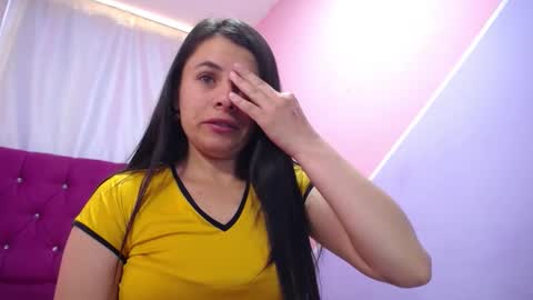 Snapshot of isabella_nice_ chatting on October 28, 2:53 pm abby online show from October 28, 2:53 pm