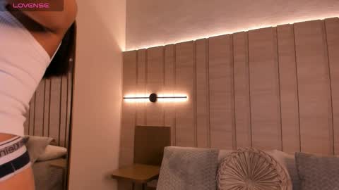 isa  online show from September 11, 7:47 pm