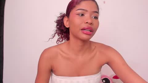 Snapshot of isabella_sex18 chatting on January 27, 1:37 am isabella online show from January 27, 1:37 am