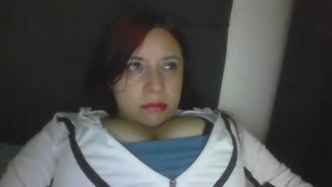 Snapshot of isabellaa_hills_ chatting on October 5, 12:09 am isabellaa_hills_ online show from October 5, 12:09 am