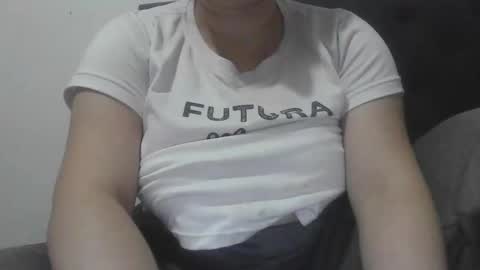 isabellaa_hills_ online show from October 31, 3:35 pm