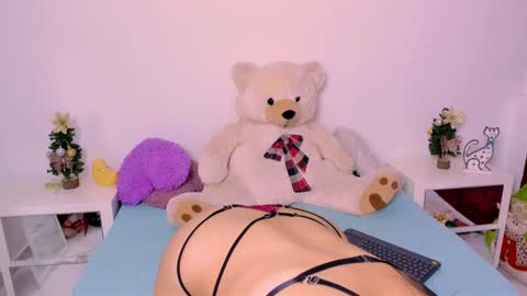 Snapshot of isabellaacruz chatting on January 2, 11:27 pm ISABELLA  online show from January 2, 11:27 pm