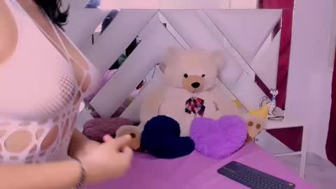 Snapshot of isabellaacruz chatting on February 1, 10:34 pm ISABELLA  online show from February 1, 10:34 pm