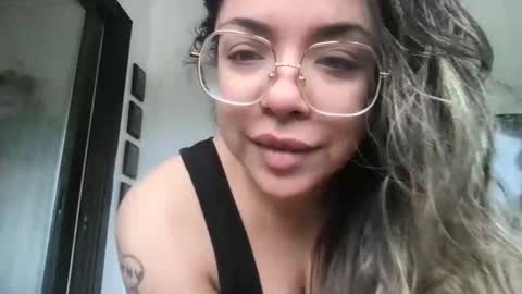 isabellaelizabeth online show from April 3, 6:06 pm