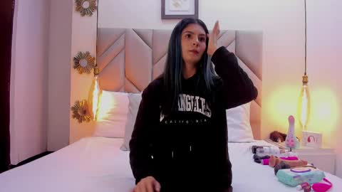 Snapshot of isabellafoox chatting on May 30, 2:14 pm isabellafoox online show from May 30, 2:14 pm