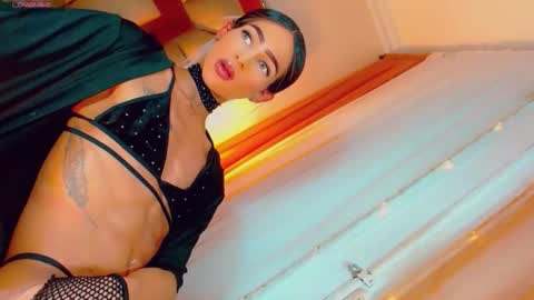 isabellagirs online show from November 8, 10:41 pm
