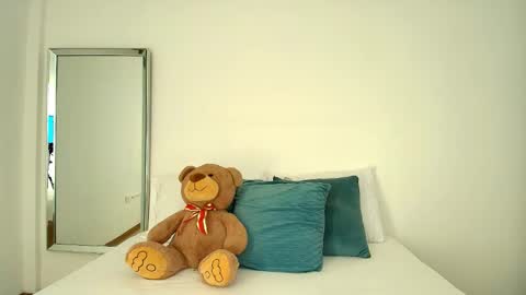 Isabella  online show from February 21, 1:23 pm