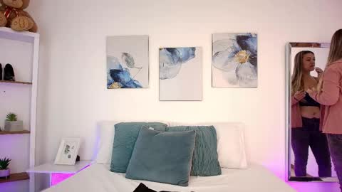 Isabella  online show from April 20, 1:36 pm