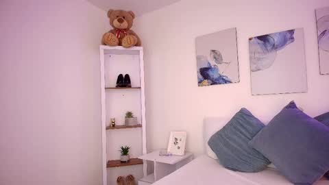 Isabella  online show from May 29, 1:31 pm