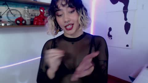 Snapshot of isabellakoff chatting on January 30, 3:08 pm Tati - online show from January 30, 3:08 pm