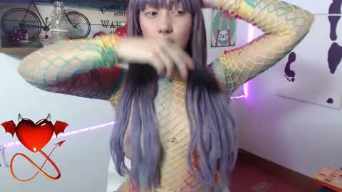 Snapshot of isabellakoff chatting on February 13, 12:11 pm Tati - online show from February 13, 12:11 pm