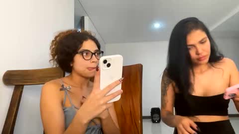 Snapshot of isabellakoffs chatting on January 22, 6:42 am Isabella.. back again online show from January 22, 6:42 am