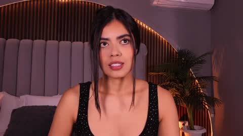 Isa  online show from April 10, 4:50 am