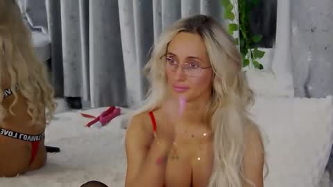 IsabelleEthan online show from November 14, 2:32 am