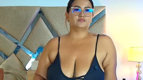 IsabellMendez online show from September 10, 6:52 pm