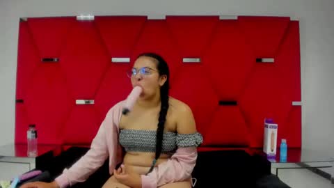 Snapshot of isabellrodriguez18 chatting on January 8, 10:04 am isabellrodriguez18 online show from January 8, 10:04 am