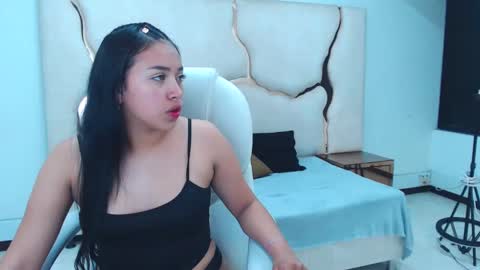 Snapshot of isabellrodriguez18 chatting on February 4, 8:13 am isabellrodriguez18 online show from February 4, 8:13 am