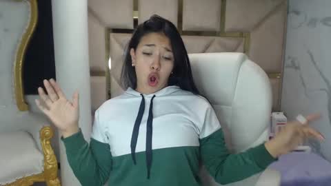 Snapshot of isabellrodriguez18 chatting on March 7, 4:13 am isabellrodriguez18 online show from March 7, 4:13 am